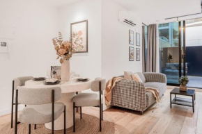 Exquisite 1BR apt next to Albert Park and MSAC #OR01